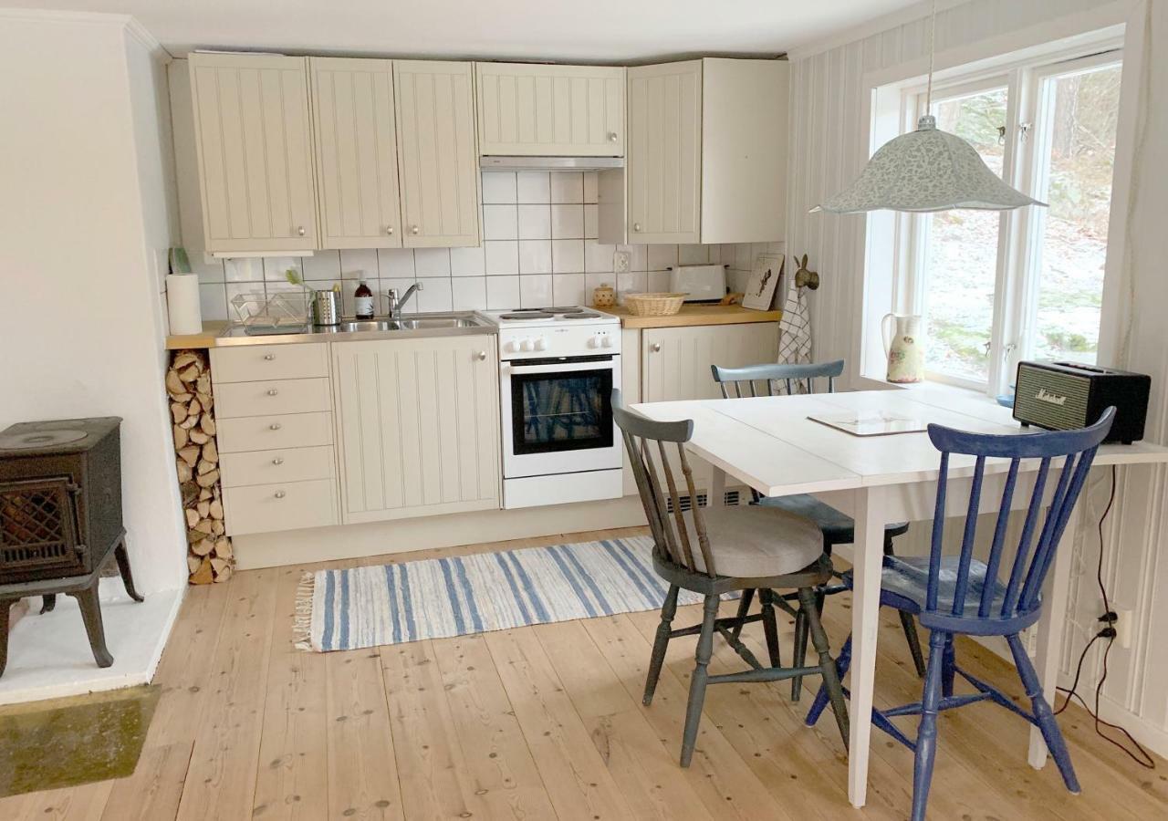 18Th Century Farm Cottage Valdemarsvik Extérieur photo